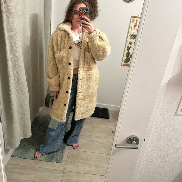 Missguided tan Long teddy coat - Picture 1 of 4